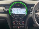 クーパーＤ　純正ＮＡＶＩ　リヤビューカメラ　障害物センサー　ＬＥＤヘッドライト　ホワイトルーフ　ユニオンジャックテールレンズ　オートエアコン　衝突被害軽減ブレーキ（25枚目）