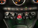 クーパーＤ　純正ＮＡＶＩ　リヤビューカメラ　障害物センサー　ＬＥＤヘッドライト　ホワイトルーフ　ユニオンジャックテールレンズ　オートエアコン　衝突被害軽減ブレーキ（27枚目）