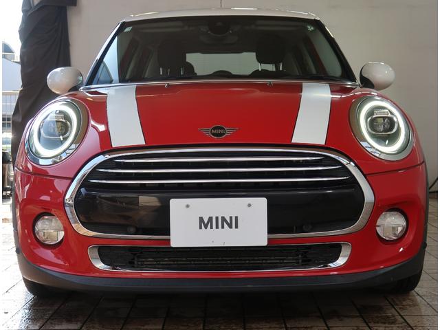 ＭＩＮＩ クーパー　純正ナビ　バックカメラ　パーキングセンサー　ワンオーナー　ディーラー整備車　Ｂｌｕｅｔｏｏｔｈ　アイドリングストップ　ＥＴＣ　ＬＥＤヘッド　革巻きステア　電動格納ミラー　横滑り防止装置　フロントフォグ（9枚目）