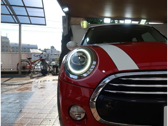 ＭＩＮＩ クーパー　純正ナビ　バックカメラ　パーキングセンサー　ワンオーナー　ディーラー整備車　Ｂｌｕｅｔｏｏｔｈ　アイドリングストップ　ＥＴＣ　ＬＥＤヘッド　革巻きステア　電動格納ミラー　横滑り防止装置　フロントフォグ（49枚目）