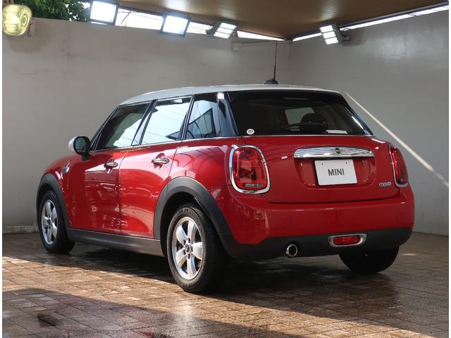 ＭＩＮＩ クーパー　純正ナビ　バックカメラ　パーキングセンサー　ワンオーナー　ディーラー整備車　Ｂｌｕｅｔｏｏｔｈ　アイドリングストップ　ＥＴＣ　ＬＥＤヘッド　革巻きステア　電動格納ミラー　横滑り防止装置　フロントフォグ（70枚目）