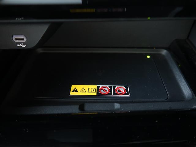 ヴェルファイアハイブリッド Ｚ　プレミア　１オナ　左右独立ムーンルーフ　ユニバーサルステップ　黒革シート　ＨＵＤ　ナビフルセグＴＶ　プレミアムサウンド＆ツィーター　ピラーライト　スカッフイルミ　トヨタチームメイト　ＡＣ１００Ｖ　純正１９ＡＷ（35枚目）