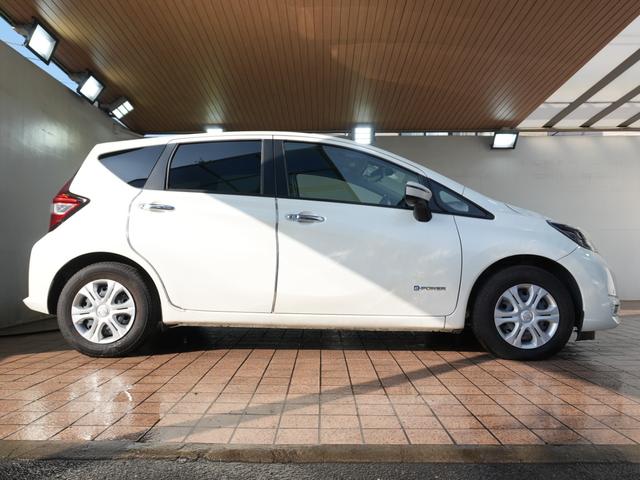 ノート e-パワー X 純正ナビ デジタルインナーミラー 全方位カメラ フルセグTV ETC プッシュスタート 純正マット ステアリングスイッチ CD Bluetooth レーンキープアシスト コーナーセンサー 衝突軽減(7枚目)