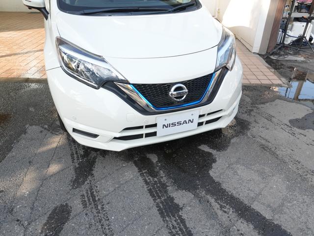 ノート e-パワー X 純正ナビ デジタルインナーミラー 全方位カメラ フルセグTV ETC プッシュスタート 純正マット ステアリングスイッチ CD Bluetooth レーンキープアシスト コーナーセンサー 衝突軽減(9枚目)