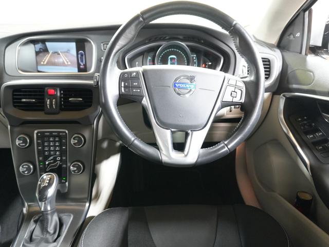 V40 T4 SE 1オーナー 純正ナビフルセグ 純正17AW 追従クルコン シティセーフティー ETC プッシュスタート 社外レーダー 社外ドラレコ ステアスイッチ 純正マッド アイドリングストップ 保証書 取説記録簿(18枚目)
