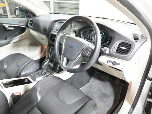 V40 T4 SE 1オーナー 純正ナビフルセグ 純正17AW 追従クルコン シティセーフティー ETC プッシュスタート 社外レーダー 社外ドラレコ ステアスイッチ 純正マッド アイドリングストップ 保証書 取説記録簿(43枚目)