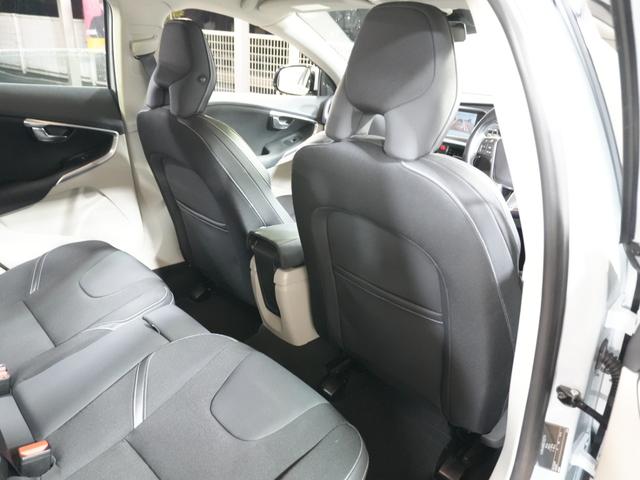 V40 T4 SE 1オーナー 純正ナビフルセグ 純正17AW 追従クルコン シティセーフティー ETC プッシュスタート 社外レーダー 社外ドラレコ ステアスイッチ 純正マッド アイドリングストップ 保証書 取説記録簿(51枚目)
