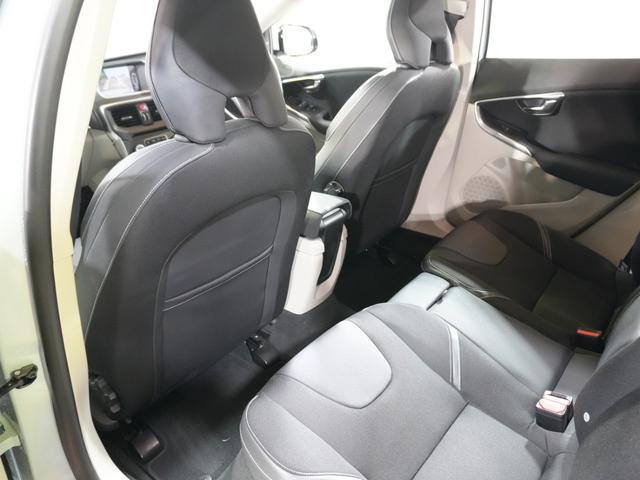 V40 T4 SE 1オーナー 純正ナビフルセグ 純正17AW 追従クルコン シティセーフティー ETC プッシュスタート 社外レーダー 社外ドラレコ ステアスイッチ 純正マッド アイドリングストップ 保証書 取説記録簿(55枚目)