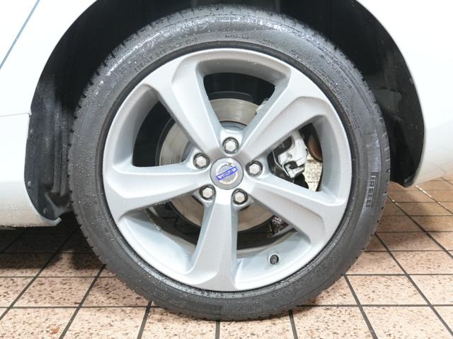 V40 T4 SE 1オーナー 純正ナビフルセグ 純正17AW 追従クルコン シティセーフティー ETC プッシュスタート 社外レーダー 社外ドラレコ ステアスイッチ 純正マッド アイドリングストップ 保証書 取説記録簿(61枚目)