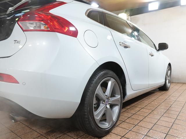 V40 T4 SE 1オーナー 純正ナビフルセグ 純正17AW 追従クルコン シティセーフティー ETC プッシュスタート 社外レーダー 社外ドラレコ ステアスイッチ 純正マッド アイドリングストップ 保証書 取説記録簿(75枚目)