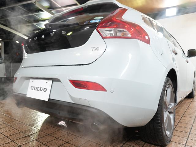 V40 T4 SE 1オーナー 純正ナビフルセグ 純正17AW 追従クルコン シティセーフティー ETC プッシュスタート 社外レーダー 社外ドラレコ ステアスイッチ 純正マッド アイドリングストップ 保証書 取説記録簿(76枚目)