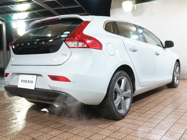 V40 T4 SE 1オーナー 純正ナビフルセグ 純正17AW 追従クルコン シティセーフティー ETC プッシュスタート 社外レーダー 社外ドラレコ ステアスイッチ 純正マッド アイドリングストップ 保証書 取説記録簿(80枚目)