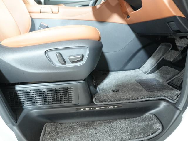 ヴェルファイアハイブリッド Z プレミア 茶本革シート デジタルインナーミラー 寒冷地仕様 左右独立ムーンルーフ スペアタイヤ HUD シートヒーター・ベンチレーション トヨタチームメイト ワイヤレス充電 フロアマット(47枚目)