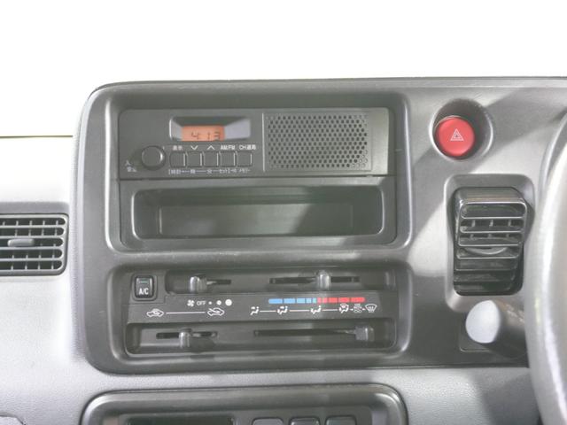 ハイゼットカーゴ スペシャル　両側スライドドア　エアコン　パワーステアリング　新品シートカバー　オートマチック車　ヘッドライトレベライザー　集中ドアロック　４人乗り　１２インチ　ダッシュボードシフト　外装植白　ガソリン車（21枚目）