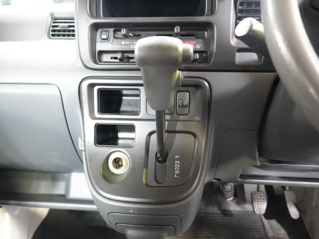 ハイゼットカーゴ スペシャル　両側スライドドア　エアコン　パワーステアリング　新品シートカバー　オートマチック車　ヘッドライトレベライザー　集中ドアロック　４人乗り　１２インチ　ダッシュボードシフト　外装植白　ガソリン車（24枚目）
