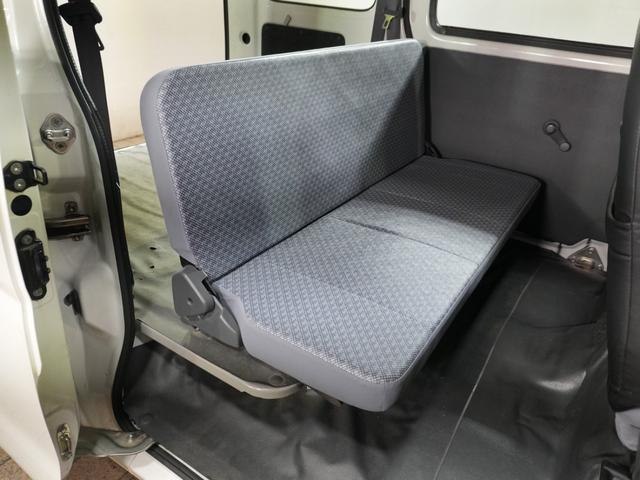 ハイゼットカーゴ スペシャル　両側スライドドア　エアコン　パワーステアリング　新品シートカバー　オートマチック車　ヘッドライトレベライザー　集中ドアロック　４人乗り　１２インチ　ダッシュボードシフト　外装植白　ガソリン車（30枚目）