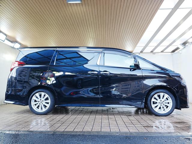 アルファード ２．５Ｓ　ディスプレイオーディオ　リアモニター　フルセグＴＶ　Ｂｌｕｅｔｏｏｔｈ　両側パワースライドドア　ＤＶＤ　バックカメラ　Ａｐｐｌｅｃａｒｐｌａｙ　純正フロアマット　ステアスイッチ　Ａｎｄｒｏｉｄａｕｔｏ（7枚目）