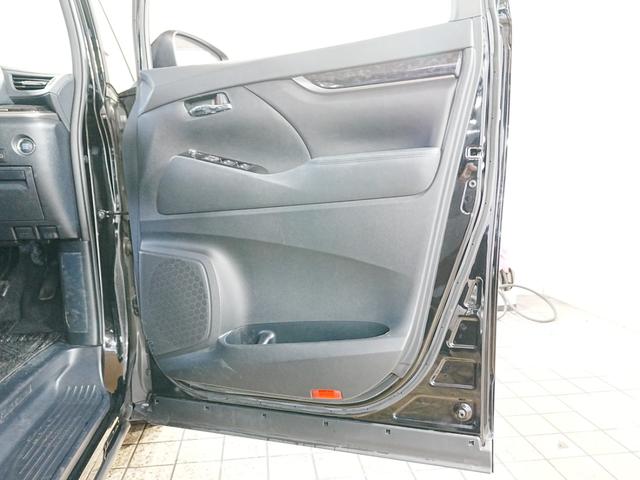 アルファード ２．５Ｓ　ディスプレイオーディオ　リアモニター　フルセグＴＶ　Ｂｌｕｅｔｏｏｔｈ　両側パワースライドドア　ＤＶＤ　バックカメラ　Ａｐｐｌｅｃａｒｐｌａｙ　純正フロアマット　ステアスイッチ　Ａｎｄｒｏｉｄａｕｔｏ（41枚目）