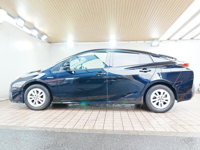 プリウス S 社外ナビ ブックカメラ フルセグTV スマートキー Pスタート Bluetooth ステアスイッチ フロアマット 電格ミラー ETC ABS AUTOライト LEDライト グレードS 5人乗り(9枚目)