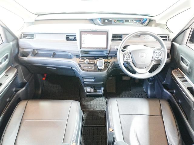 フリードハイブリッド ハイブリッド・Ｇブラックスタイル　ブラックスタイル専用装備　純正ナビフルセグＴＶ　左右パワースライドドア　シートヒーター　ＣＭＢＳ　ＡＣＣ　純正フロアマット　ステアスイッチ　クルコン　レーンキープ　黒革調シートカバー　Ｐスタート（2枚目）