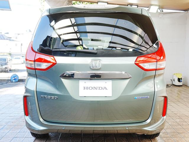 フリードハイブリッド ハイブリッド・Ｇブラックスタイル　ブラックスタイル専用装備　純正ナビフルセグＴＶ　左右パワースライドドア　シートヒーター　ＣＭＢＳ　ＡＣＣ　純正フロアマット　ステアスイッチ　クルコン　レーンキープ　黒革調シートカバー　Ｐスタート（12枚目）