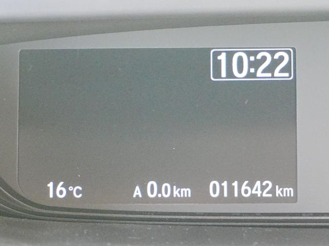 フリードハイブリッド ハイブリッド・Ｇブラックスタイル　ブラックスタイル専用装備　純正ナビフルセグＴＶ　左右パワースライドドア　シートヒーター　ＣＭＢＳ　ＡＣＣ　純正フロアマット　ステアスイッチ　クルコン　レーンキープ　黒革調シートカバー　Ｐスタート（38枚目）