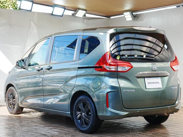 フリードハイブリッド ハイブリッド・Ｇブラックスタイル　ブラックスタイル専用装備　純正ナビフルセグＴＶ　左右パワースライドドア　シートヒーター　ＣＭＢＳ　ＡＣＣ　純正フロアマット　ステアスイッチ　クルコン　レーンキープ　黒革調シートカバー　Ｐスタート（79枚目）