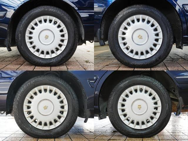 クラウン スーパーデラックスＧパッケージ　純正フロアマット　純正ドアバイザー　ＥＴＣ　電動格納ミラー　社外フロントドライブレコーダー　オートエアコン　スペアタイヤ　ＡＢＳ　記録簿　鍵２本（7枚目）