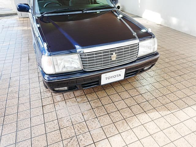 クラウン スーパーデラックスＧパッケージ　純正フロアマット　純正ドアバイザー　ＥＴＣ　電動格納ミラー　社外フロントドライブレコーダー　オートエアコン　スペアタイヤ　ＡＢＳ　記録簿　鍵２本（12枚目）