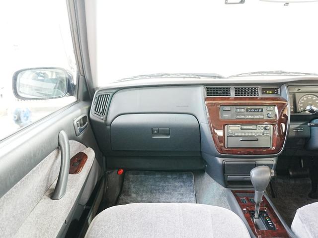 クラウン スーパーデラックスＧパッケージ　純正フロアマット　純正ドアバイザー　ＥＴＣ　電動格納ミラー　社外フロントドライブレコーダー　オートエアコン　スペアタイヤ　ＡＢＳ　記録簿　鍵２本（22枚目）