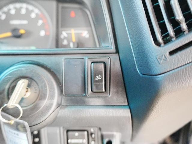 クラウン スーパーデラックスＧパッケージ　純正フロアマット　純正ドアバイザー　ＥＴＣ　電動格納ミラー　社外フロントドライブレコーダー　オートエアコン　スペアタイヤ　ＡＢＳ　記録簿　鍵２本（31枚目）