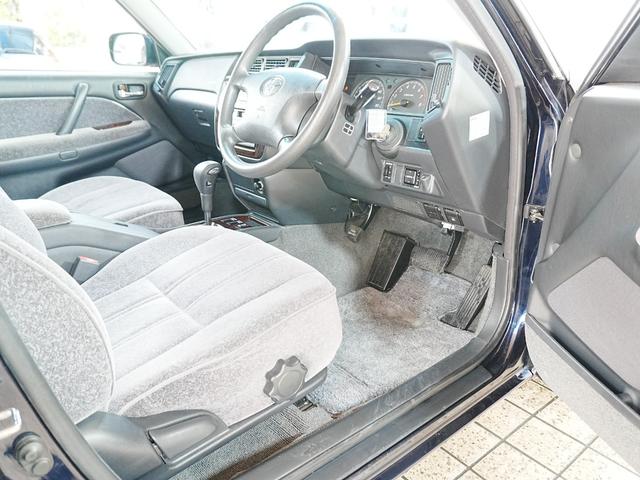 クラウン スーパーデラックスＧパッケージ　純正フロアマット　純正ドアバイザー　ＥＴＣ　電動格納ミラー　社外フロントドライブレコーダー　オートエアコン　スペアタイヤ　ＡＢＳ　記録簿　鍵２本（40枚目）