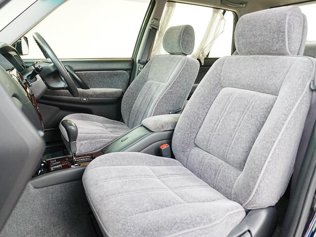 クラウン スーパーデラックスＧパッケージ　純正フロアマット　純正ドアバイザー　ＥＴＣ　電動格納ミラー　社外フロントドライブレコーダー　オートエアコン　スペアタイヤ　ＡＢＳ　記録簿　鍵２本（42枚目）