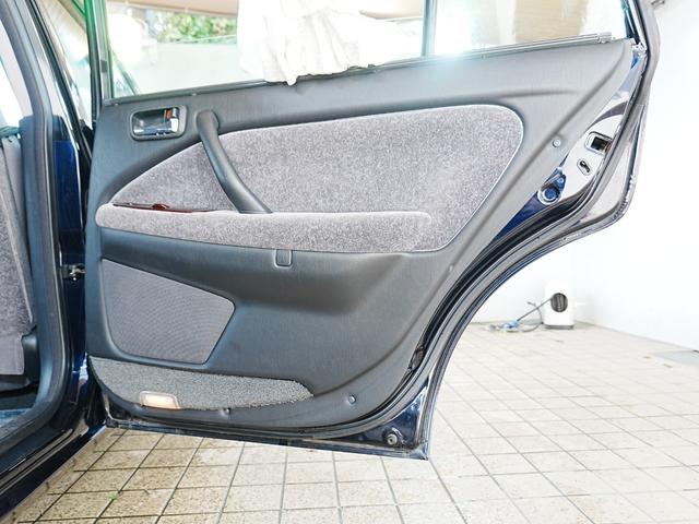 クラウン スーパーデラックスＧパッケージ　純正フロアマット　純正ドアバイザー　ＥＴＣ　電動格納ミラー　社外フロントドライブレコーダー　オートエアコン　スペアタイヤ　ＡＢＳ　記録簿　鍵２本（47枚目）