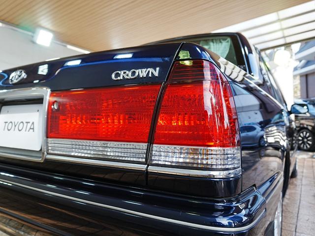 クラウン スーパーデラックスＧパッケージ　純正フロアマット　純正ドアバイザー　ＥＴＣ　電動格納ミラー　社外フロントドライブレコーダー　オートエアコン　スペアタイヤ　ＡＢＳ　記録簿　鍵２本（59枚目）