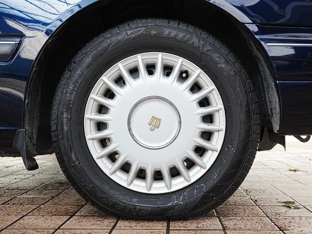 クラウン スーパーデラックスＧパッケージ　純正フロアマット　純正ドアバイザー　ＥＴＣ　電動格納ミラー　社外フロントドライブレコーダー　オートエアコン　スペアタイヤ　ＡＢＳ　記録簿　鍵２本（61枚目）