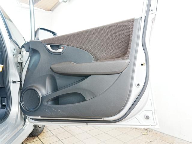 フィットシャトルハイブリッド ハイブリッド・スマートセレクション 純正ナビTV付き HIDヘッドライト クルコン バックカメラ 前後ドラレコ ハーフレザーシート ステアスイッチ 横滑り防止 純正マッド 純正バイザー トノカバー ECON AUTOライト(40枚目)