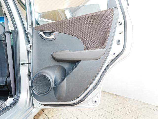 フィットシャトルハイブリッド ハイブリッド・スマートセレクション 純正ナビTV付き HIDヘッドライト クルコン バックカメラ 前後ドラレコ ハーフレザーシート ステアスイッチ 横滑り防止 純正マッド 純正バイザー トノカバー ECON AUTOライト(46枚目)