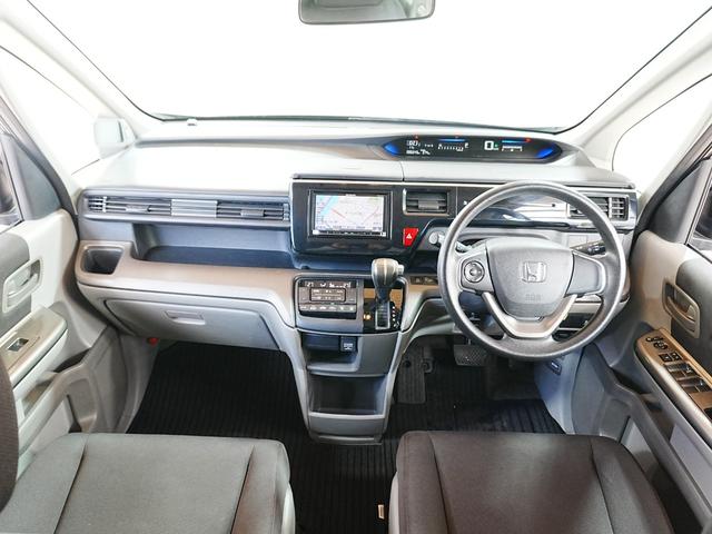 ステップワゴン Ｂ　社外ナビ　フルセグＴＶ　バックカメラ　スライドドア　アイドリングストップ　社外フロアマット　電動格納ミラー　Ｂｌｕｅｔｏｏｔｈ　キーレスキー　布シート　ＡＢＳ　ウィンカーミラー　ＥＴＣ（2枚目）