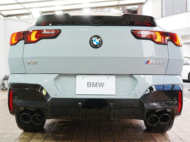 X2 M35i xDrive ディスプレイオーディオ 赤黒革シート パワーシート ハーマンカードン HUD 全方位カメラ ワイヤレス充電 純正前後ドラレコ シートヒーター ステアリングヒーター パワーバックドア アンビエントライト(10枚目)