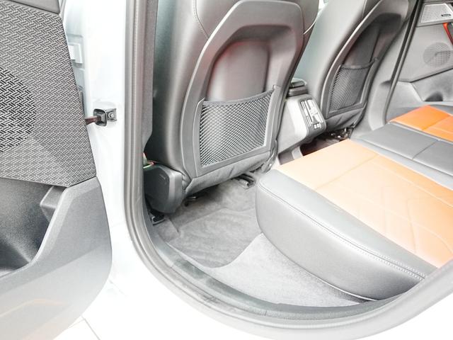 X2 M35i xDrive ディスプレイオーディオ 赤黒革シート パワーシート ハーマンカードン HUD 全方位カメラ ワイヤレス充電 純正前後ドラレコ シートヒーター ステアリングヒーター パワーバックドア アンビエントライト(39枚目)