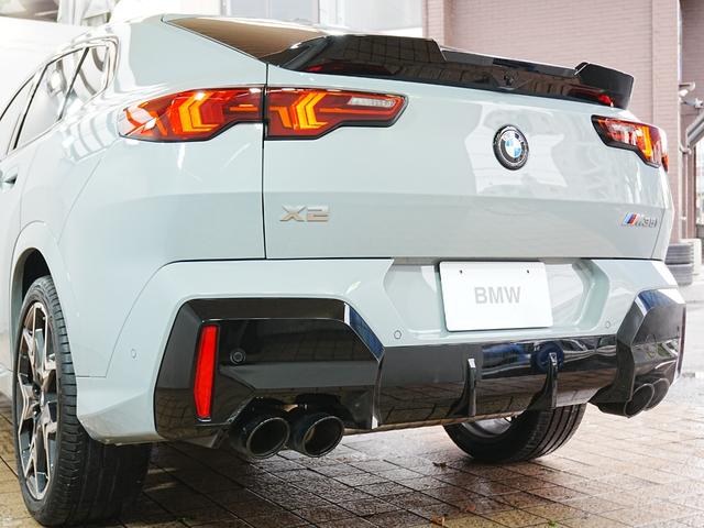 X2 M35i xDrive ディスプレイオーディオ 赤黒革シート パワーシート ハーマンカードン HUD 全方位カメラ ワイヤレス充電 純正前後ドラレコ シートヒーター ステアリングヒーター パワーバックドア アンビエントライト(51枚目)