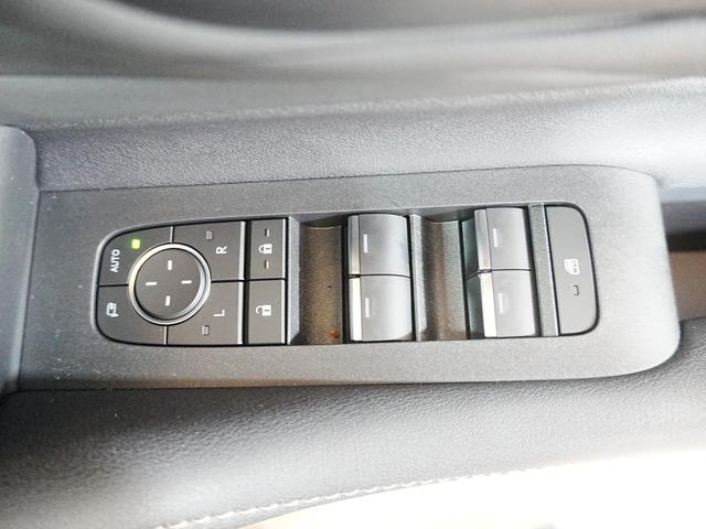 アルファードハイブリッド Ｚ　ＨＵＤ　デジタルインナーミラー　トヨタチームメイト　左右独立ムーンルーフ　１３．２ＦＤモニター　社外レーダー探知機　ＴＶキャンセラー　パドルシフト　ワンオーナー　保証書　取説　クルコン　レーンキープ（42枚目）