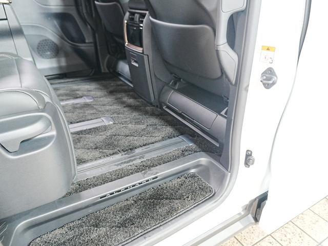 アルファードハイブリッド Ｚ　ＨＵＤ　デジタルインナーミラー　トヨタチームメイト　左右独立ムーンルーフ　１３．２ＦＤモニター　社外レーダー探知機　ＴＶキャンセラー　パドルシフト　ワンオーナー　保証書　取説　クルコン　レーンキープ（52枚目）