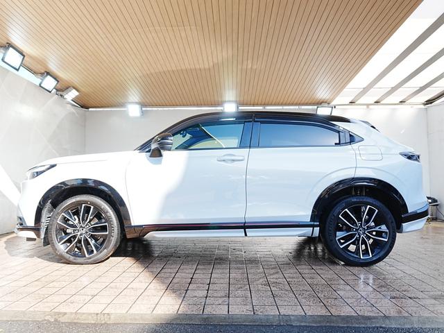 ヴェゼル e:HEV PLaY ディスプレイオーディオ パノラマルーフ フルセグTV Bluetooth 全方位カメラ ハーフレザーシート カープレイ 専用コンビシート ホンダコネクト ステアヒータ プレミアムオーディオ 純正マット(10枚目)