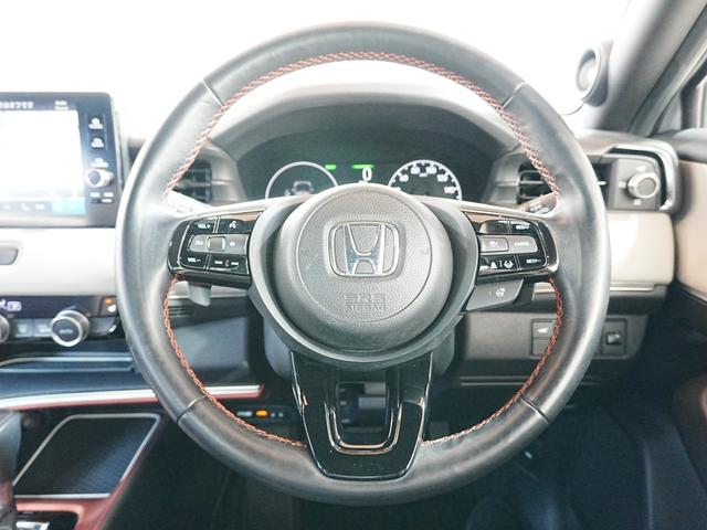 ヴェゼル e:HEV PLaY ディスプレイオーディオ パノラマルーフ フルセグTV Bluetooth 全方位カメラ ハーフレザーシート カープレイ 専用コンビシート ホンダコネクト ステアヒータ プレミアムオーディオ 純正マット(17枚目)