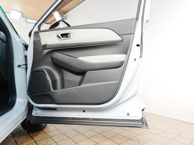 ヴェゼル e:HEV PLaY ディスプレイオーディオ パノラマルーフ フルセグTV Bluetooth 全方位カメラ ハーフレザーシート カープレイ 専用コンビシート ホンダコネクト ステアヒータ プレミアムオーディオ 純正マット(35枚目)