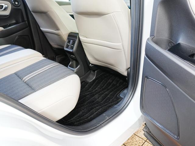 ヴェゼル e:HEV PLaY ディスプレイオーディオ パノラマルーフ フルセグTV Bluetooth 全方位カメラ ハーフレザーシート カープレイ 専用コンビシート ホンダコネクト ステアヒータ プレミアムオーディオ 純正マット(40枚目)