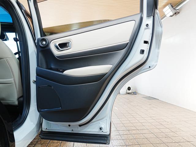 ヴェゼル e:HEV PLaY ディスプレイオーディオ パノラマルーフ フルセグTV Bluetooth 全方位カメラ ハーフレザーシート カープレイ 専用コンビシート ホンダコネクト ステアヒータ プレミアムオーディオ 純正マット(41枚目)