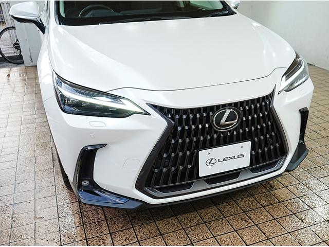 ＮＸ ＮＸ３５０ｈ　バージョンＬ　１オーナー　ユーザー買取　アドバンスドパーク　パノラマサンルーフ　黒革シート　デジタルインナーミラー　置くだけ充電　全席シートヒーター　ステアヒーター　純正２０ＡＷ　パワーバックドア　全方位カメラ（13枚目）